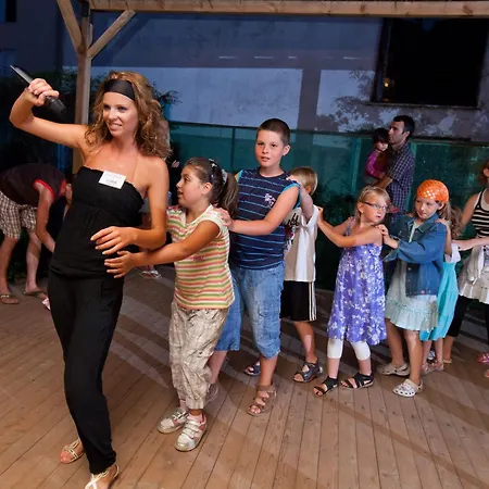 Hotel Perla Plaza 3*