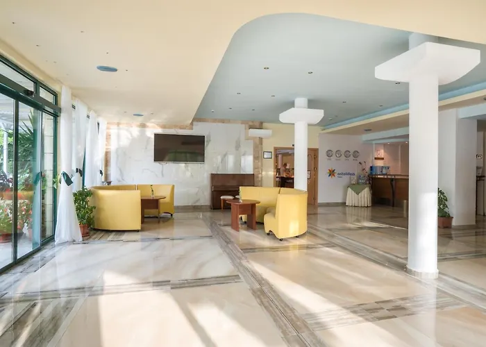 فندق Perla Plaza