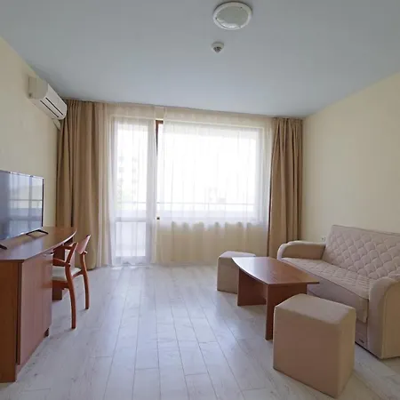 Отель Perla Plaza Приморско