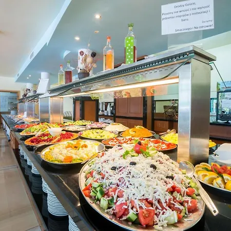 Perla Plaza Hotel 3*