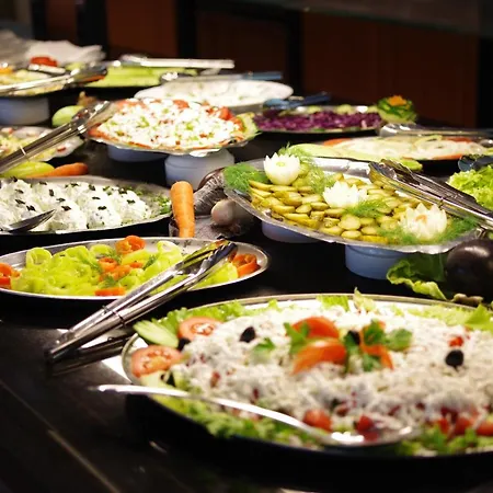 Perla Plaza Hotel 3* プリモルスコ