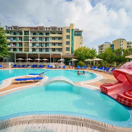 ホテル Perla Plaza Hotel