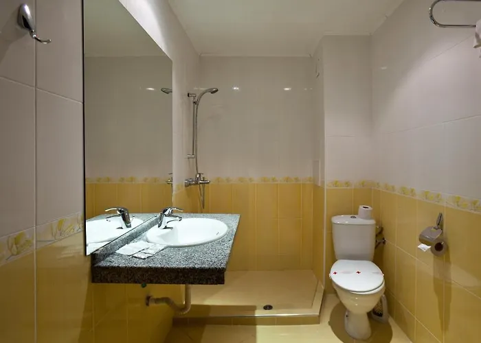 Ξενοδοχείο Perla Plaza 3*