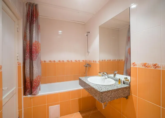 Ξενοδοχείο Perla Plaza 3*