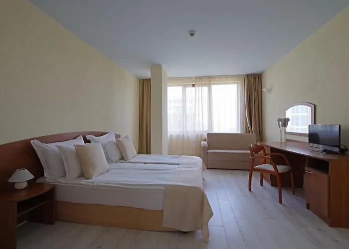 Ξενοδοχείο Perla Plaza 3*